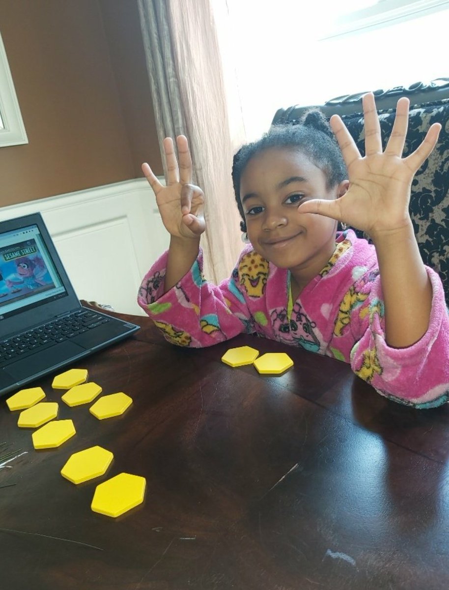 MrsGrantKinder's tweet photo. Here's a little glimpse at what online learning looks like for my kinders! I am so proud of their hardwork and so thankful to their parents. #wsfcslearnon #mooreathome @smgaillard @TFullerwinder https://t.co/p5SKQo6ZE1