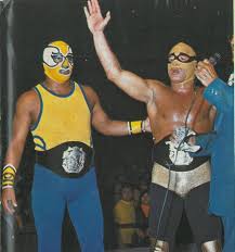 LuchaLibreYYa's tweet photo. ¡Campeonazos! El Halcón y El Solitario. #FotoDelRecuerdo https://t.co/OriAWEerX9