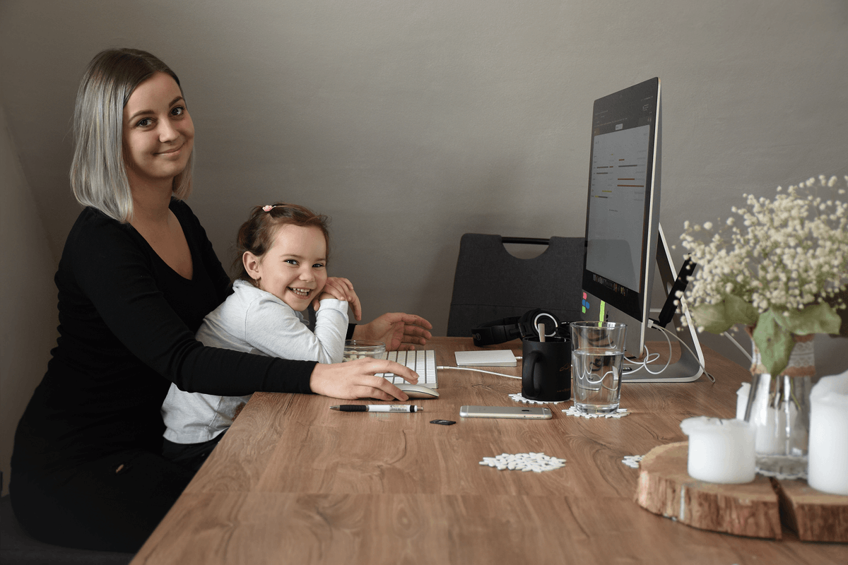 ApuTime_com's tweet photo. our admiration and appreciation.💞🤱And if you work from home, then double.😅💪
Don't lose your nerves with your angel👼 (😈) and manage your work in time. We have a recipe for easier parenting.👨‍👩‍👧‍👦
More info in this article 👉https://t.co/F285OGeAYw https://t.co/ZMN7mREr8E