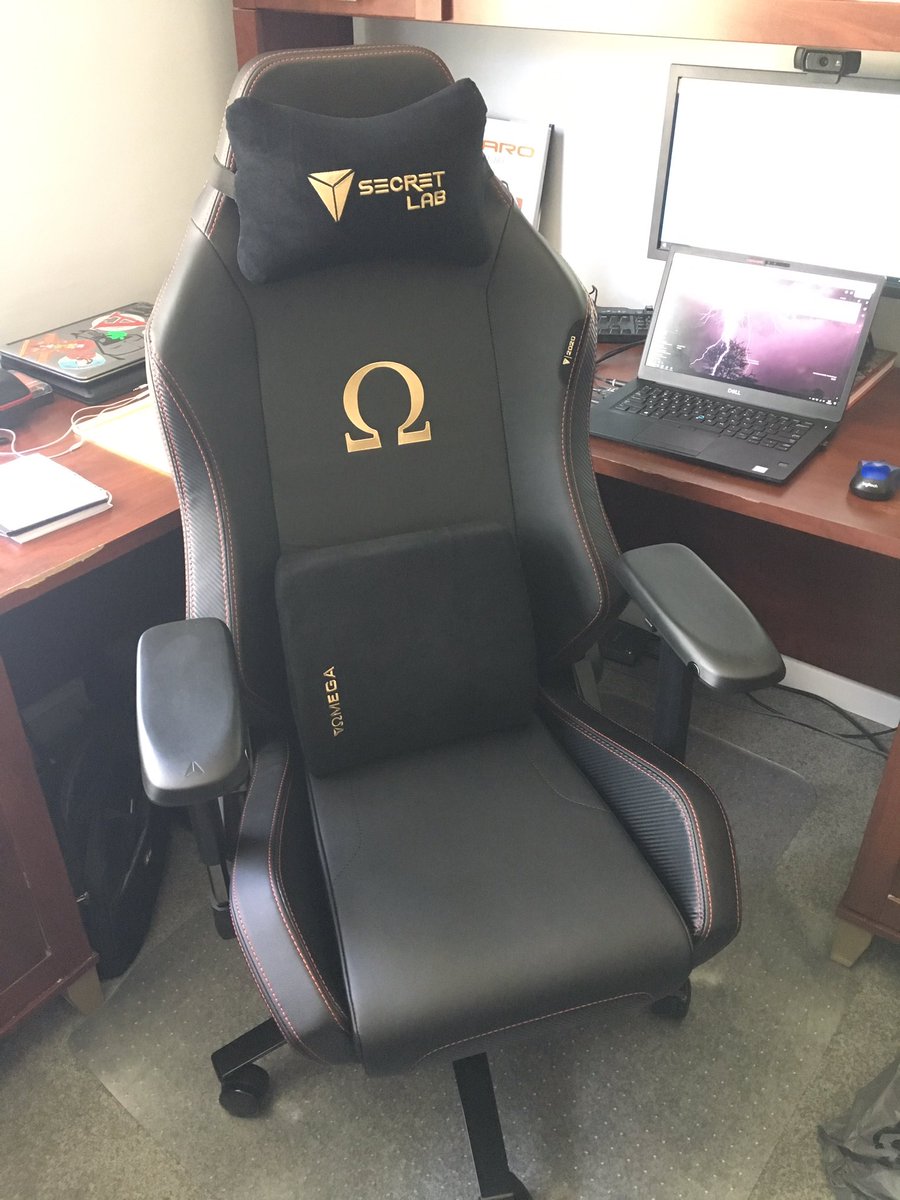 ToiletLogic's tweet photo. If we’re gonna be locked up, ya have to make sure you’re comfy. #Secretlab for the win! https://t.co/CJQxd6T1dz