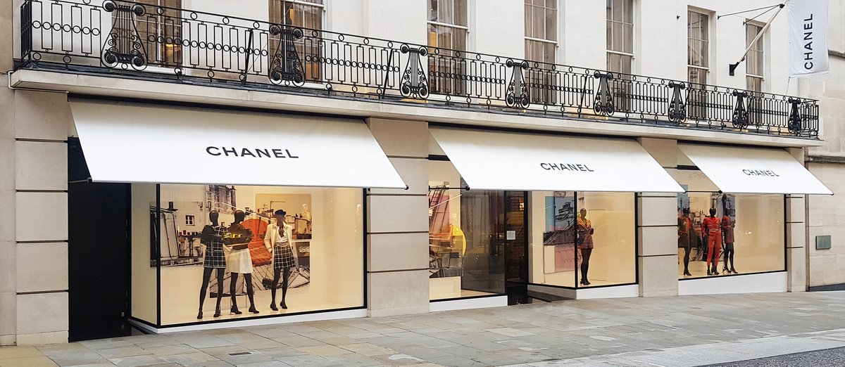 morcoawnings's tweet photo. Greenwich awnings at Chanel flagship boutique, New Bond Street. #madeinbritain #commercial #londonshops #design #bespoke #branding #awnings #productdesign #style #londondesign #canopies https://t.co/Oo8dFtaTLK
