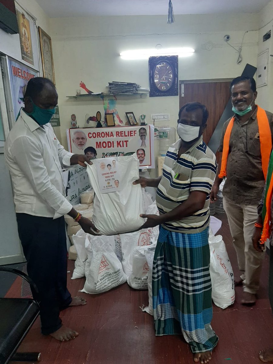 SuryahSG's tweet image. BJYM Kanchipuram District gave #ModiKits containing ration items at Moovarasampet area to 150 poor families under the guidance of @VinojBJP! #BJYMCares 

முவரசம்பட்டு பகுதியில் மளிகை சாமான்கள் அடங்கிய தொகுப்பு வழிகாட்டுதலில் 150 குடும்பங்களுக்கு வழங்கப்பட்டது! @CharuPragya