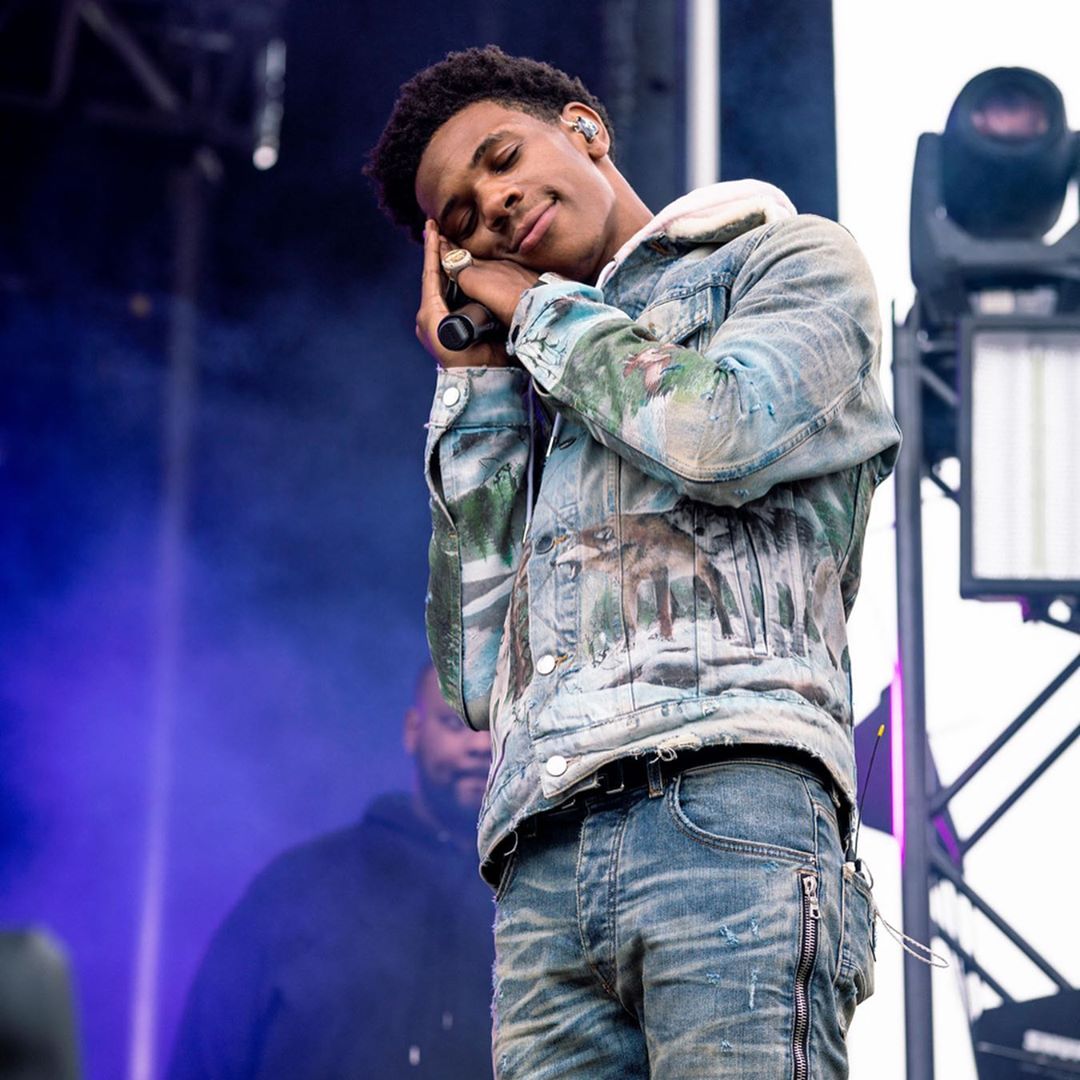 Midweek mood 😴 #aboogiewitdahoodie