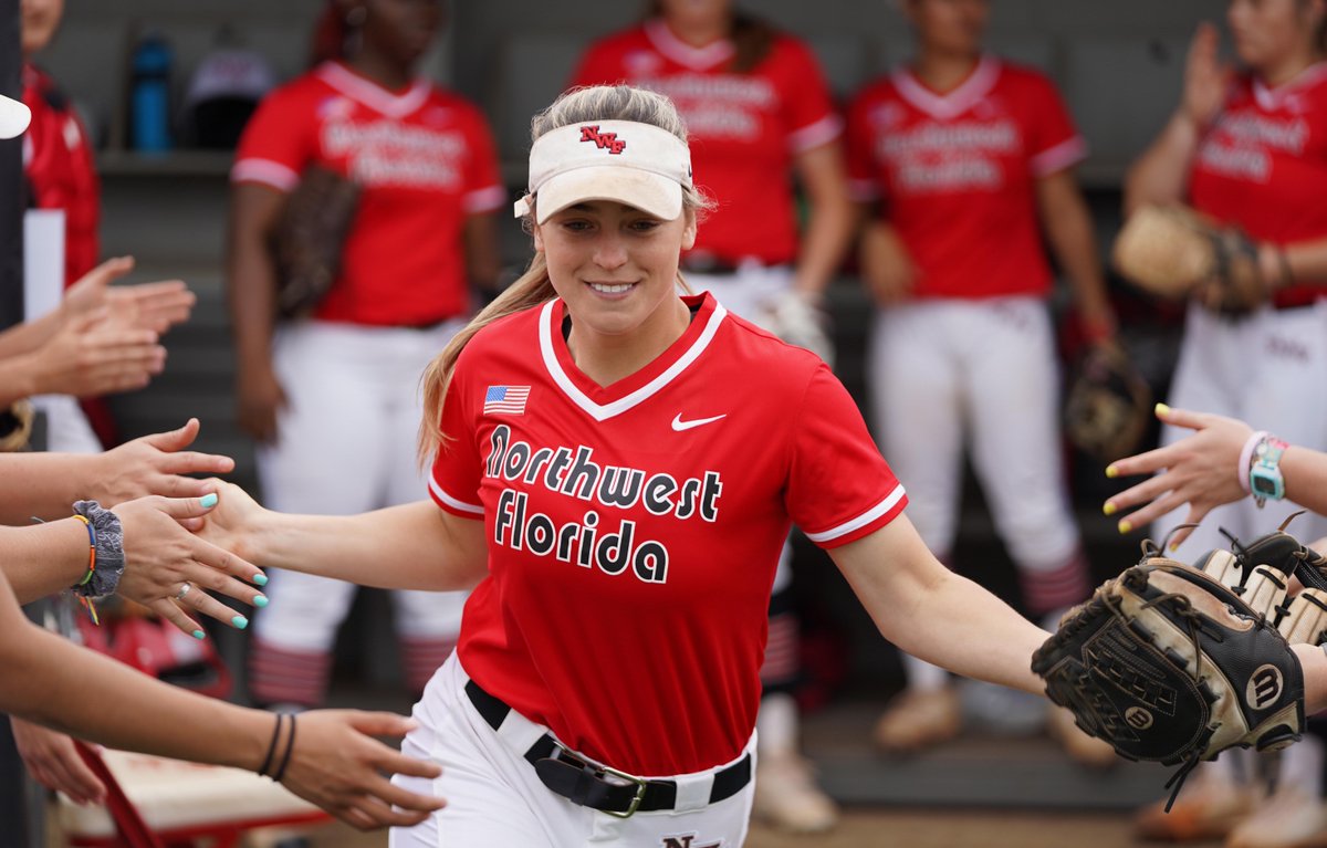 𝐂𝐢𝐩𝐫𝐢𝐚𝐧𝐨 𝐒𝐭𝐚𝐲𝐬 𝐁𝐮𝐬𝐲 𝐃𝐞𝐬𝐩𝐢𝐭𝐞 𝐒𝐡𝐨𝐫𝐭𝐞𝐧𝐞𝐝 𝐒𝐞𝐚𝐬𝐨𝐧

📰- nwfraiders.com/sports/sball/2…

#SoundTheSiren