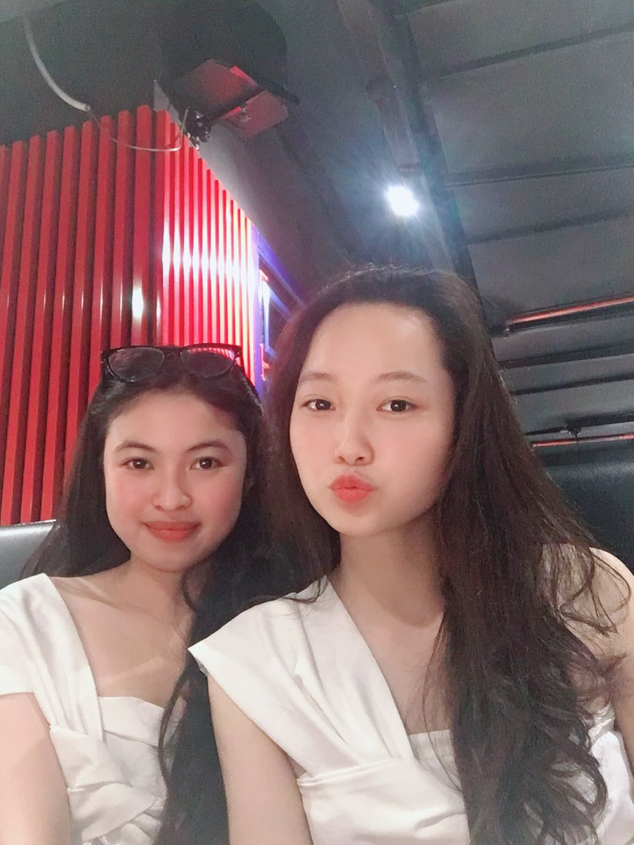 Pepper15101's tweet photo. “Trong thời đại này, trừ khi bị lũ lụt cuối trôi hết tài sản, còn nếu bạn nghèo là do bạn lười.” – Sống thực tế giữa đời thực dụng #Vietnam #thinkpositive #Funny #learning #goodday https://t.co/OsTKAoRy4n