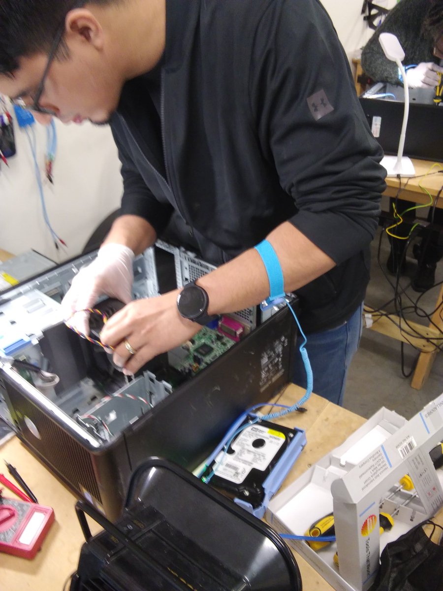 Michelle_TCL1's tweet photo. @PhilDavis_HPE @HPE @CellBotics we teach #Computer_Hardware & #CompTIA_A+. We can have an effective team ready in two weeks.
Let's talk about our immersive hands on development for beginners. @ https://t.co/IAcdJDT7y6
Michelle, The Computer Lady https://t.co/iSS6OBUwC5