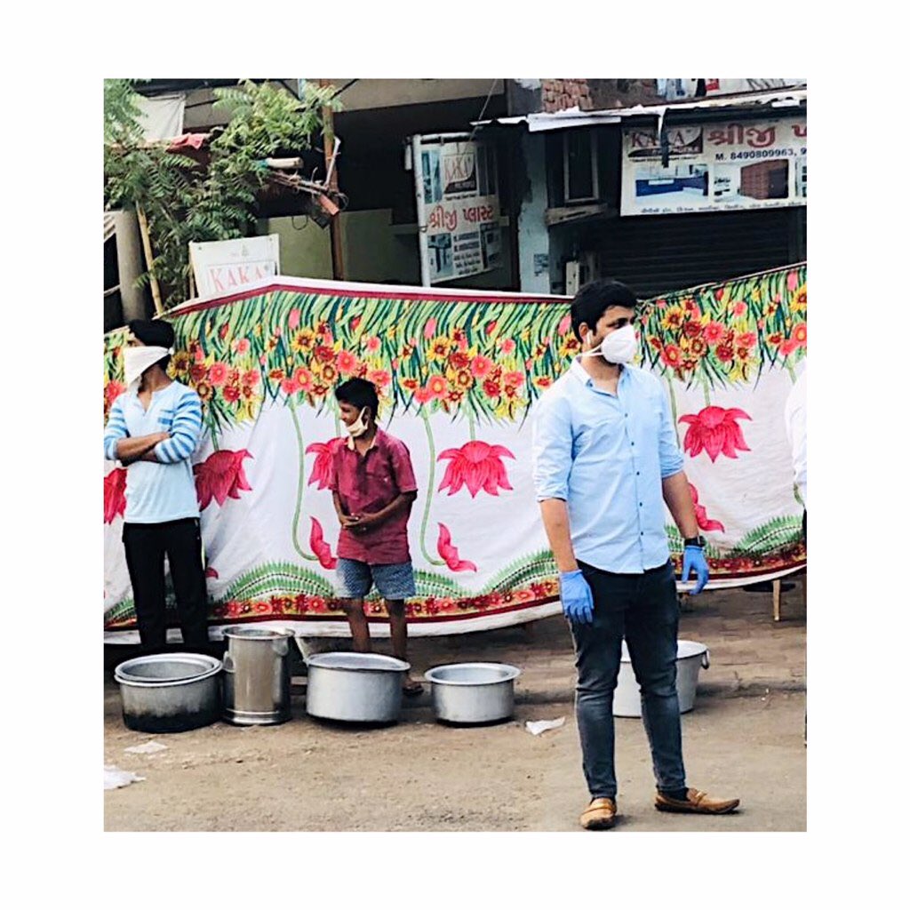 sajanofficial's tweet photo. Supporting the cause and living the words what I preach to people. Feeling is unbelievable and blessings which we are getting is inexpressible. #UnitedFirst #Covid19 #TogetherLetsUplift #Humanity https://t.co/0z5hEEqPsT