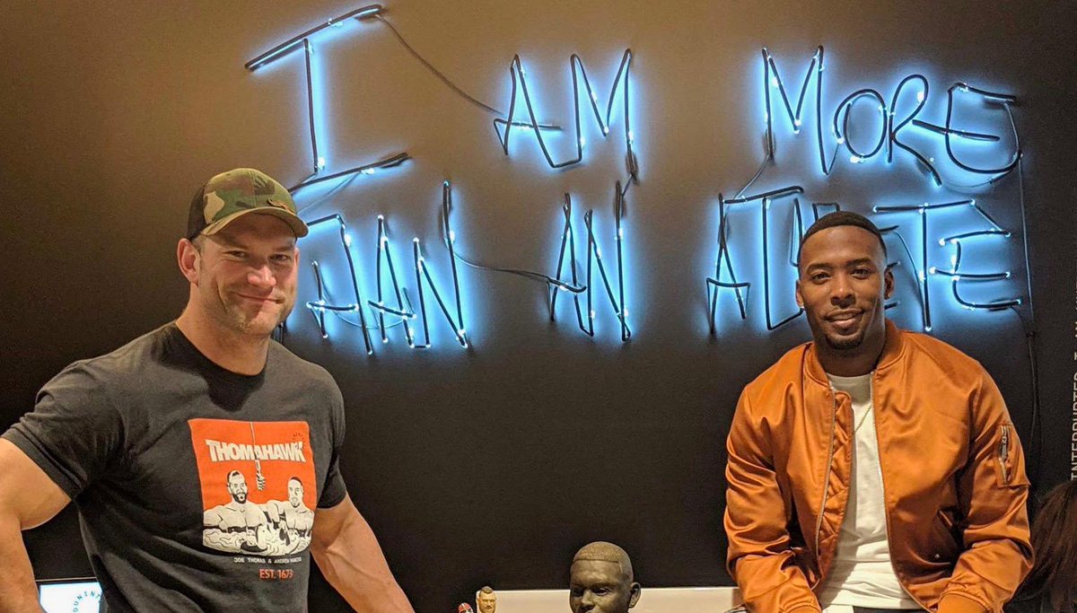 Former Browns <a href="/joethomas73/">Joe Thomas</a> and <a href="/Hawk/">Andrew Hawkins</a> partner with Children's Hunger Alliance to help those in need during COVID-19 pandemic 👏

📰 » brow.nz/68397