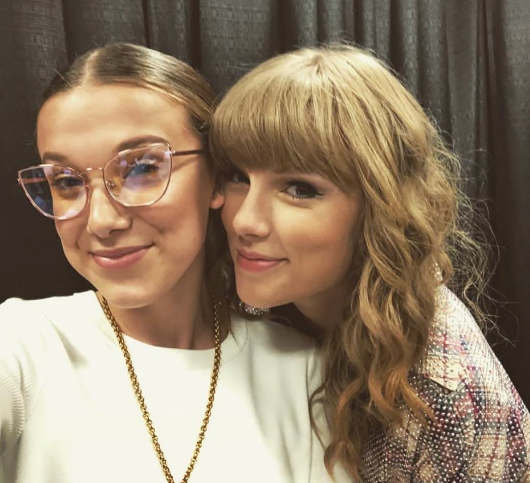 lanZION_'s tweet photo. Millie and Taylor
#TaylorSwift #TaylorSwiftWasRightAllAlong #1989DaysOf1989 https://t.co/JCm3s4V1aS