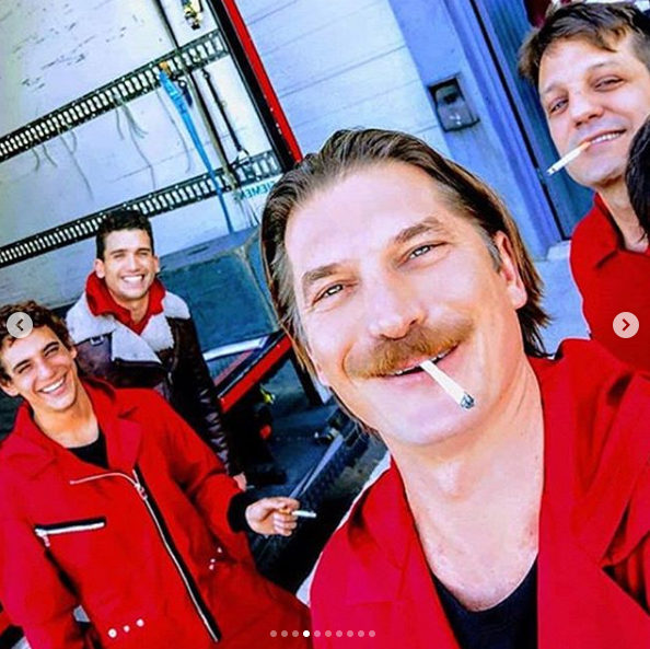 SeriesUpdateFR's tweet photo. Le casting de #LaCasaDePapel sur le tournage.💰 https://t.co/gZOvsWWs5e