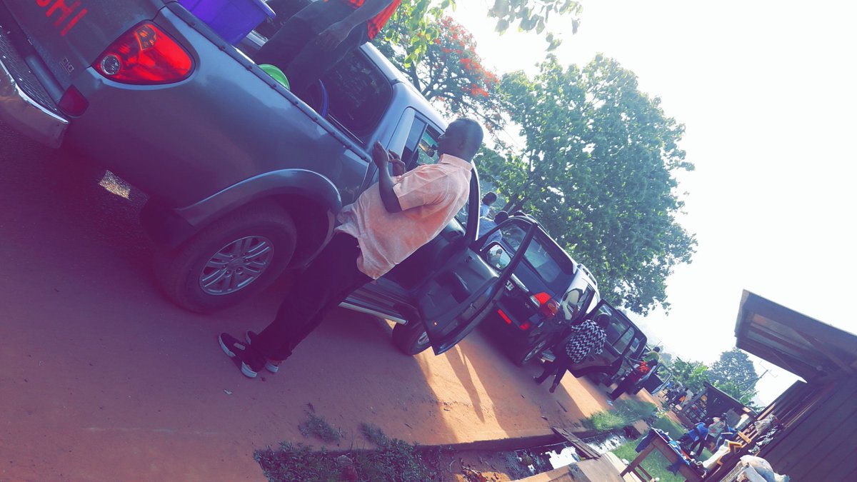 niiafoteyquaye's tweet photo. #Countdown #LockdownDay10 Yesterday I joined MP for Yilo Krobo Constituency and Parliamentary candidate Mr Albert Nyakotey as we donated some items and Ghc10,000 cash towards COVID19. The NDC is committed to this fight till we win it. Now back to #StayHo… https://t.co/xle2siOpA3