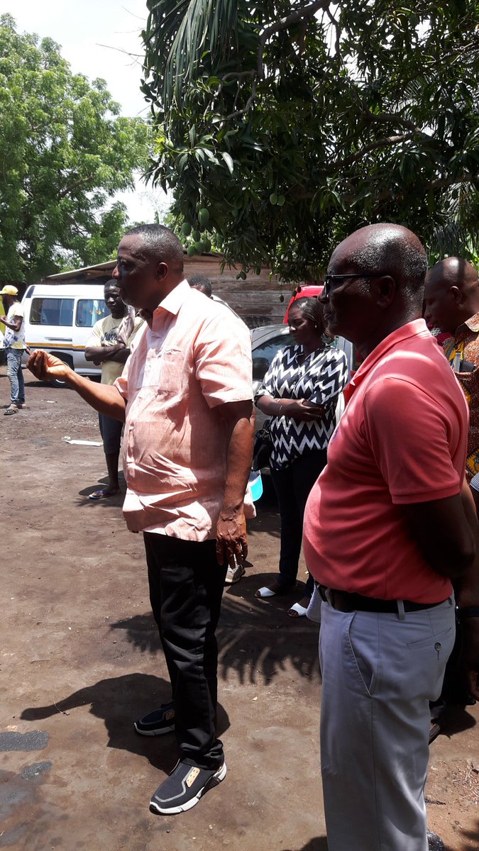 niiafoteyquaye's tweet photo. #Countdown #LockdownDay10 Yesterday I joined MP for Yilo Krobo Constituency and Parliamentary candidate Mr Albert Nyakotey as we donated some items and Ghc10,000 cash towards COVID19. The NDC is committed to this fight till we win it. Now back to #StayHo… https://t.co/xle2siOpA3