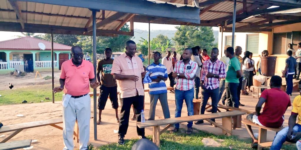 niiafoteyquaye's tweet photo. #Countdown #LockdownDay10 Yesterday I joined MP for Yilo Krobo Constituency and Parliamentary candidate Mr Albert Nyakotey as we donated some items and Ghc10,000 cash towards COVID19. The NDC is committed to this fight till we win it. Now back to #StayHo… https://t.co/xle2siOpA3