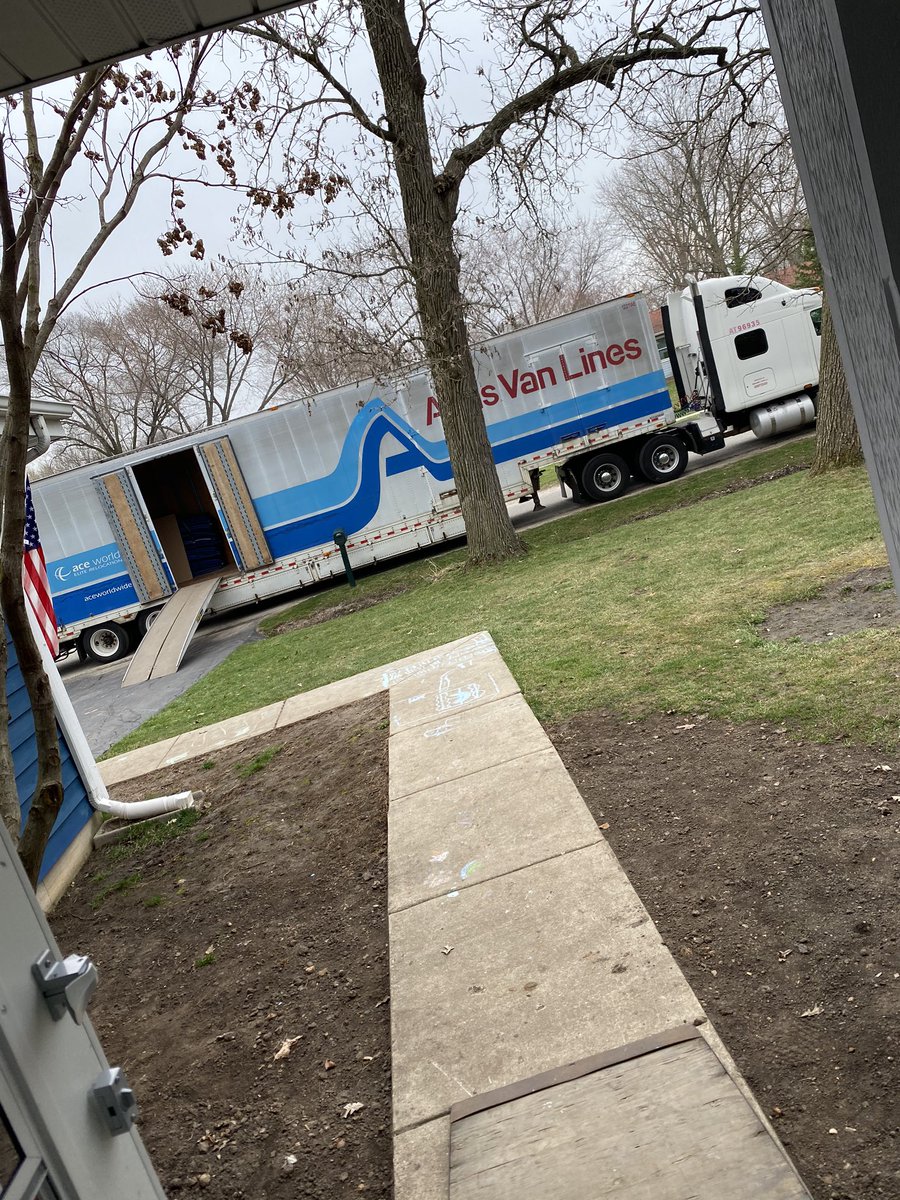 abberzmcgee's tweet photo. Movers are here today so doing a little outside “math” with cars 😷😂#wcsflight @WCS4K @alisoncable @MsCteach2nd https://t.co/UGoOZR8Hvz