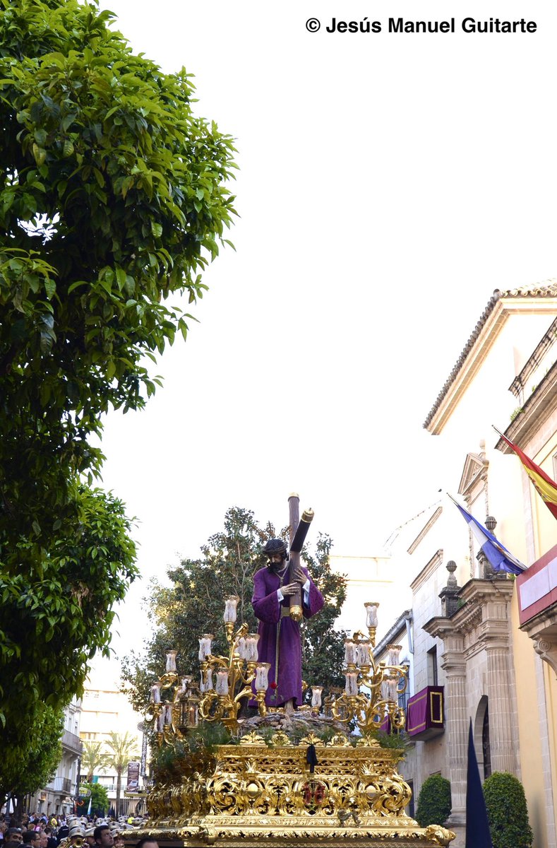 guitamon's tweet photo. Ella es la devoción del Pelirón, ella es la Madre de todos consuelo de su barrio y el Señor del Amparo protector de sus vidas @HConsueloJerez @De_El_Peliron @delPeliron https://t.co/1Ubj5Q1yDT