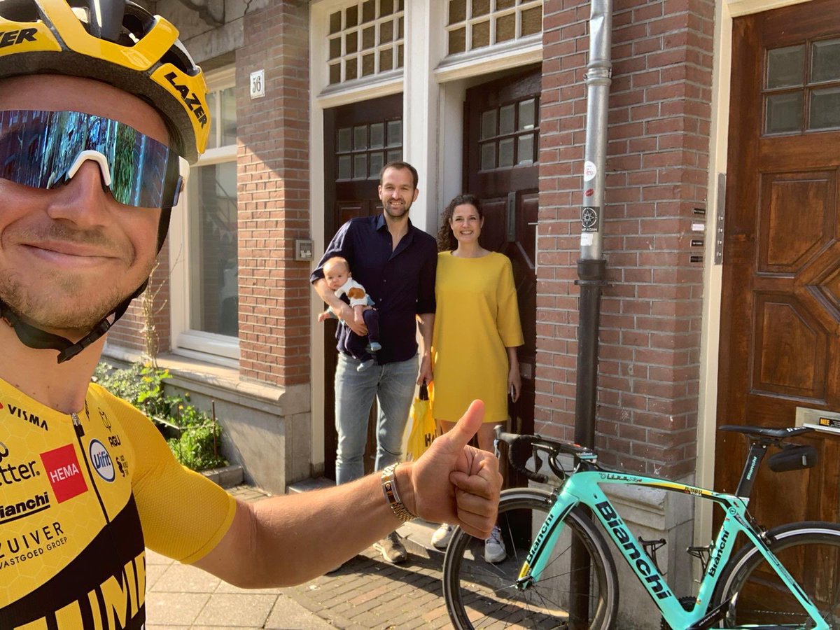 GroenewegenD's tweet image. Even geen koers, maar wel tijd om te helpen. De komende tijd bezorg ik op de fiets boodschappen bij ouderen en zorgverleners die dat nu even niet zelf kunnen 🛒🔥 Heb je als zorgverlener of oudere hulp nodig of wil je zelf helpen? ➡️ bezorgdezorg.nl

#StaySafeTogether