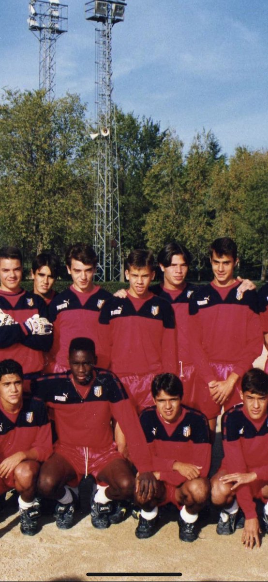 Dabizdiverxo's tweet photo. Así de guapo lucía yo los colores de mi @Atleti en mi juventud !!!!!
🔥❌⭕️🔥 https://t.co/UuLjrRz5ix