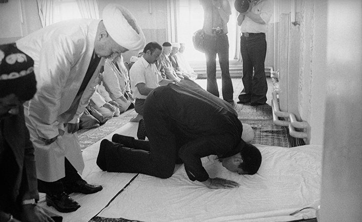 tarixiy's tweet photo. Муҳаммад Али Ўзбекистонга қилган ташрифи, 1978 й. https://t.co/joL0my737f