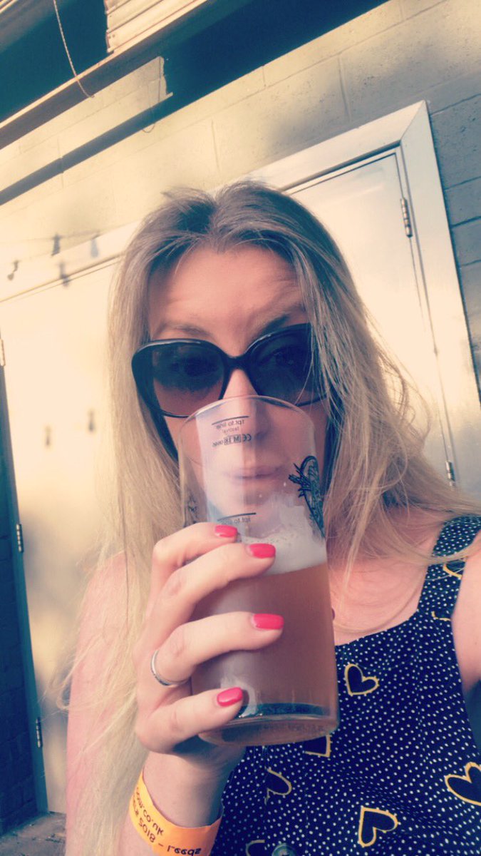 I miss beer festivals. And this will amplify as the sun continues to shine. I love skipping around with my friends trying loads of beer and having a daft laugh (Also kudos to  @salfordbeerfest I never take pictures at your festival because IT’S TOO MUCH FUN!)