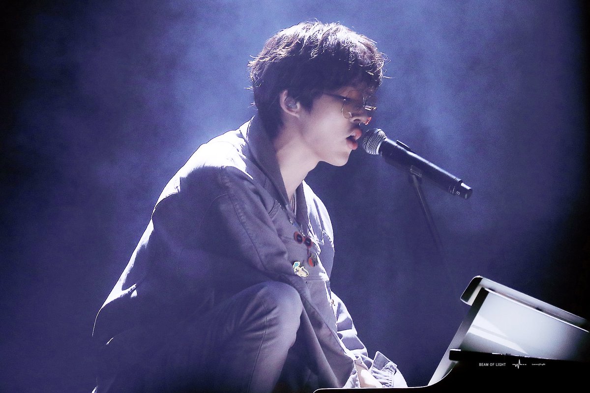 ° •   *    .   ☆    .°  . ° •*  Hanbin on-stage photos═══ •『 a thread 』• ═══