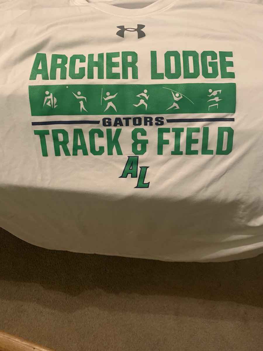 Finally got a t-shirt, and not a hoodie to wear during track. ☹️😔