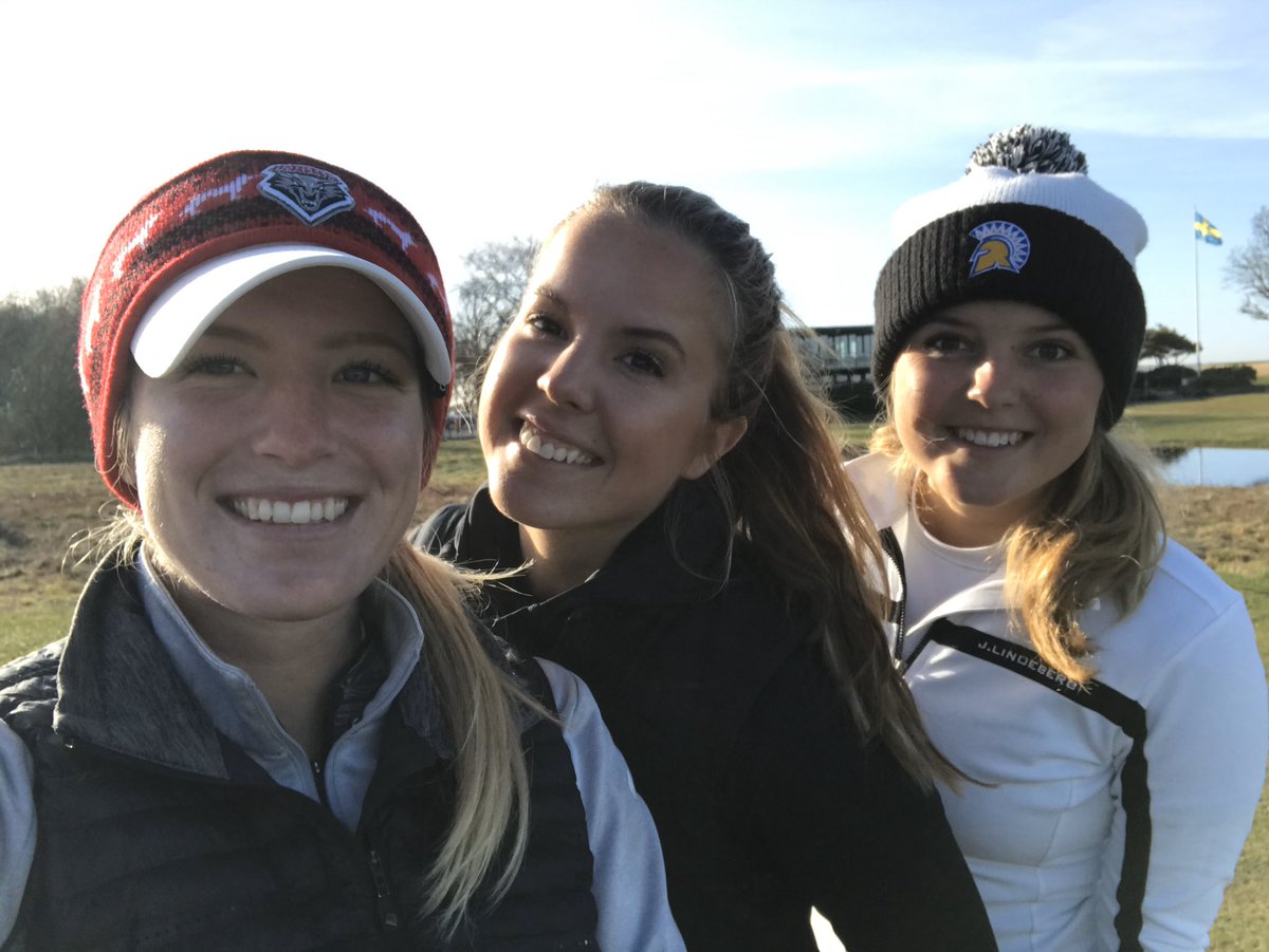 UNMLoboWGolf's tweet photo. Our own Caroline Jansson lives in the south of Sweden doesnt have social distancing rules. Instead sheโs playing golf w/ 2 @MountainWest golfers Sara Kjellker @SanDiegoStWGolf & Kajsa Arwefjรคll @SanJoseStWGOLF! Theyโre calling it the MWC Swedish Championship! ๐ #golobos #TheMWC https://t.co/Z0oBBsNYrw