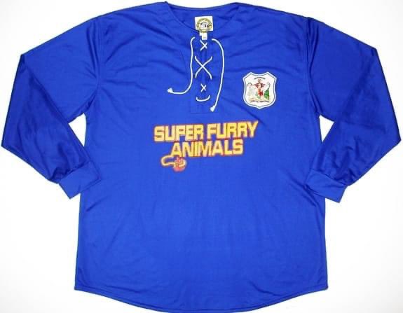Made the decision to write a blog over the weekend but even in isolation, writing seems to have become a massive chore for me, lately.So instead of using words, I thought I’d let the pictures do the talking.iconic football shirts     • A THREAD •