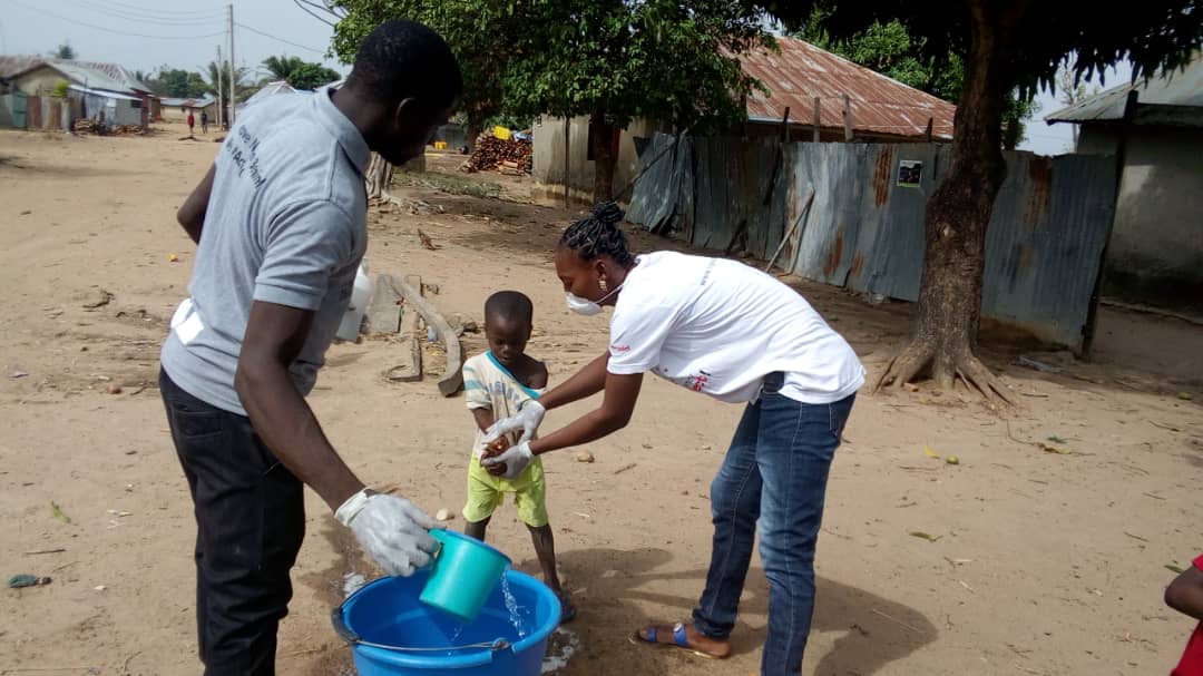 ActionAidNG's tweet photo. .@ActionAidNG appreciates the #CommunityFacilitators we are engaging, for the great work they are doing, ensuring residents in the communities are washing their hands regularly. 

It is a joint effort. Together, we must #TakeResponsibility to #StopCovid19 in #Nigeria https://t.co/K75i3dmpbp