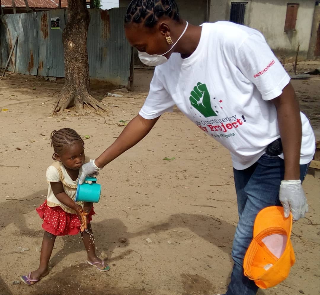 ActionAidNG's tweet photo. .@ActionAidNG appreciates the #CommunityFacilitators we are engaging, for the great work they are doing, ensuring residents in the communities are washing their hands regularly. 

It is a joint effort. Together, we must #TakeResponsibility to #StopCovid19 in #Nigeria https://t.co/K75i3dmpbp