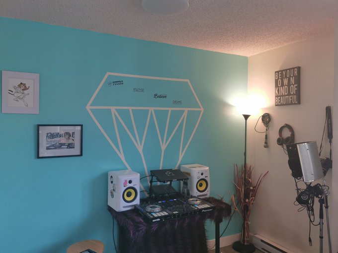 NEW DJ AREA #dj #live #bootyondex #femaledj https://t.co/QZS9Y91EbZ<a href="/tag/dj"class="tags">#dj</a><a href="/tag/live"class="tags">#live</a><a href="/tag/bootyondex"class="tags">#bootyondex</a><a href="/tag/femaledj"class="tags">#femaledj</a>