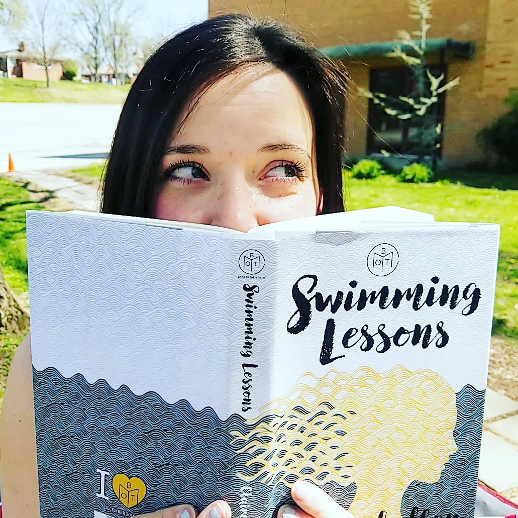jenconway15's tweet photo. Whatcha Reading Wednesday! Enjoy this taste of summer and catch some rays while you read. 🌞 #afftonvirtualspiritweek @AfftonSTUCO @AfftonHS https://t.co/vo5gcaww8f