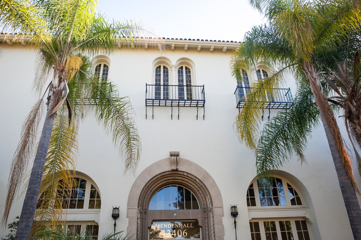 President Linda Oubré has an important message for the #WhittierCollege community regarding Commencement. Please read it here: whittier.edu/news/wed-04082…