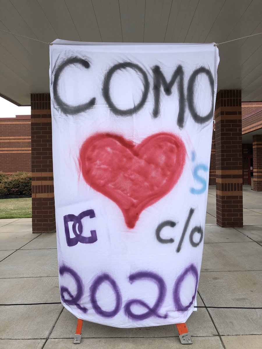 dchsjaguars's tweet photo. Our #DCJag Teachers &amp; Staff celebrated the C/O 2020 as they picked up their graduated services orders today. #GDTBAJ #TeamDCS https://t.co/RVkbGJUV6o