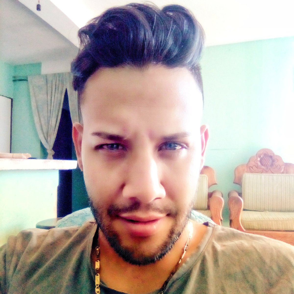 Alexoficialk's tweet photo. #NuevaFotoDePerfil https://t.co/G2mw1zhabV