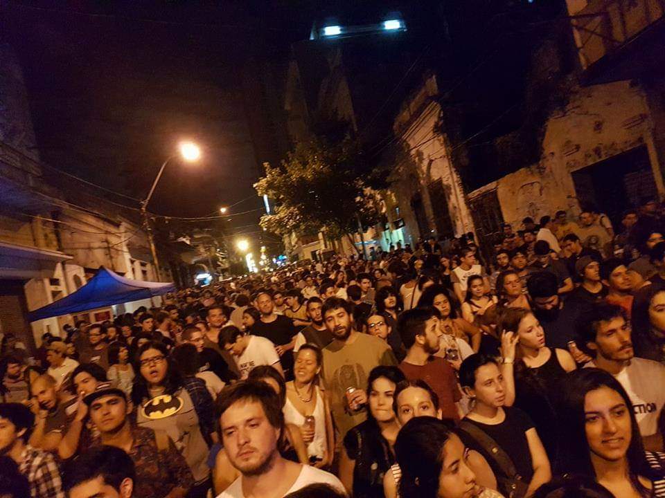 La alegría volverá y las calles se llenarán de colores.

Un pequeño recuerdo de la tremenda fiesta que armamos junto a Sergio Luecena, <a href="/watEEEKS/">EEEKS</a> <a href="/losLuisonz/">Luisonz</a> <a href="/the_crayolas/">The Crayolas</a> y tod@s ustedes en el 2017