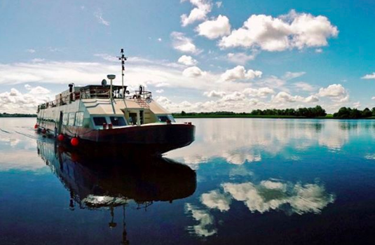 BeyondCruises's tweet photo. "Sailing unties all the knots in my mind." - Al Noble #IrelandBarge #YourNextVacation #BeyondTheOrdinary #BeyondCruises https://t.co/D4klAhMJpi