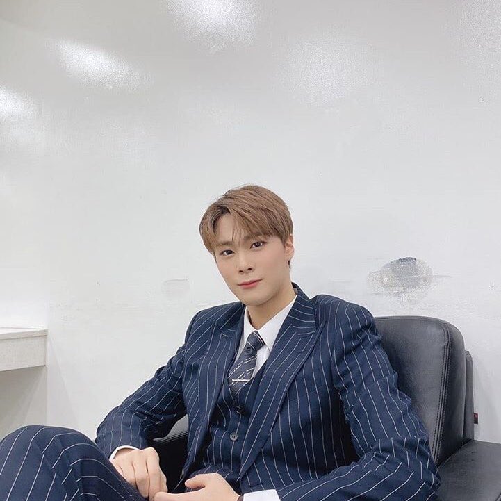 CEO moonbin as your boyfriend;