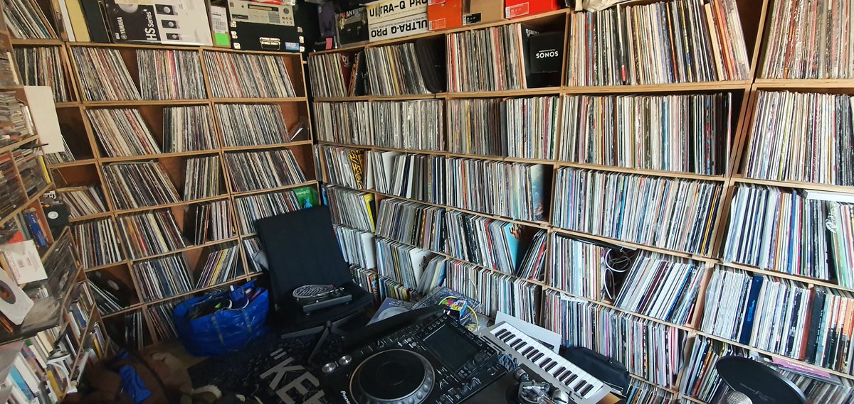 worldwidefm's tweet photo. We are in @LeFtO's home studio in Brussels for the next two hours. This week's show comes with new music from @Thundercat, Asquith, Run The Jewels, @Yazmin_Lacey, @cleosol, @knxwledge, @EVM128 and many more. Lockdown and lock in

Listen → https://t.co/g8IR96tvvS https://t.co/8eb3lBKItf