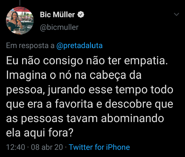 MissAmericanBQ's tweet photo. E a @bicmuller que ficou putinha pq questionei a empatia por conveniência dela com a @marcelamcgowan e me deu block?
Kkk... humm bjo

Tem que ter coerência pra militar, more!

#BBB #BBB20 #RedeBBB #FeedBBB #MarcelaBBB https://t.co/1NBahggLhP