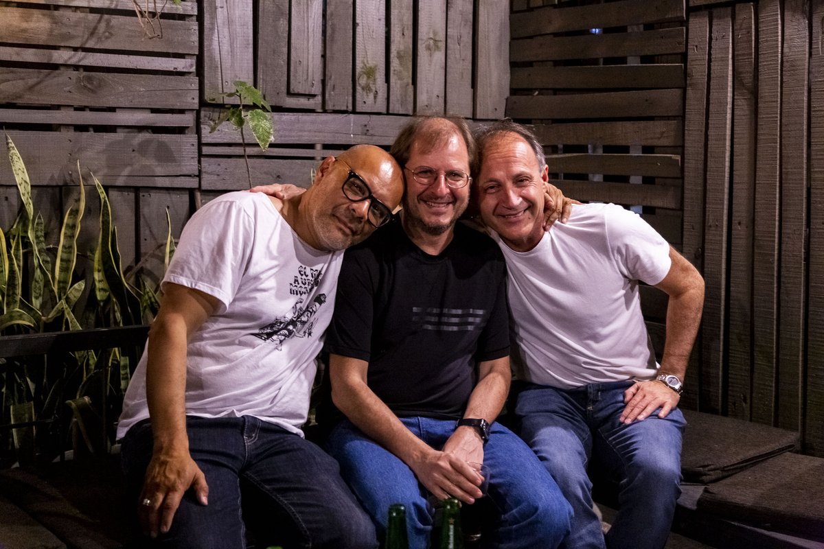 FundacionFilba's tweet photo. Si vos también extrañás mucho nuestros festivales, subí una foto de algún #FILBA al que hayas ido y etiquetanos.
#FestivalesLosExtrañamos
Y de regalo este fotón de #Casas, #Kohan y @jbecerra2012 en el #Filba11
en @eternacadencia @BarEterno https://t.co/msvOsWmREY