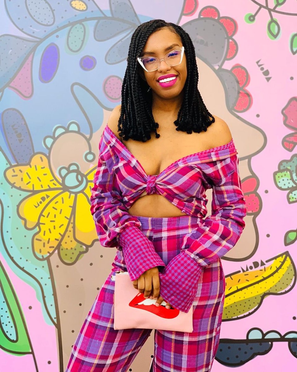 Pretty in Pink #WCW 💕 — throwback to #MoDAMarket ⁣
⁣
#Repost @myrepeatoffender ⁣
・・・⁣
MoDA 😎⁣
It’s a must go for me! I always get to meet such amazingly talented people! Always in awe of the designers every year ♥️⁣
Had a true #gustazosexperience