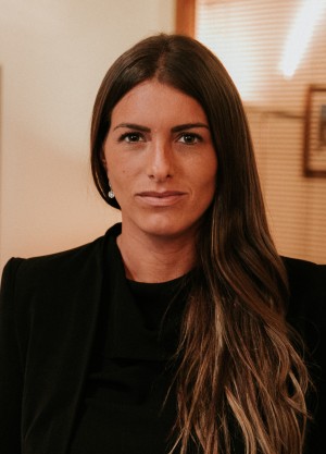 Agustina Perez Comenale, Attorney and Notary co-directs the notarial and real estate services of the firm  @OliveraUy. Agustina will research the legal effects, clauses and conditions for drafting smart contracts for systems such as Kleros.