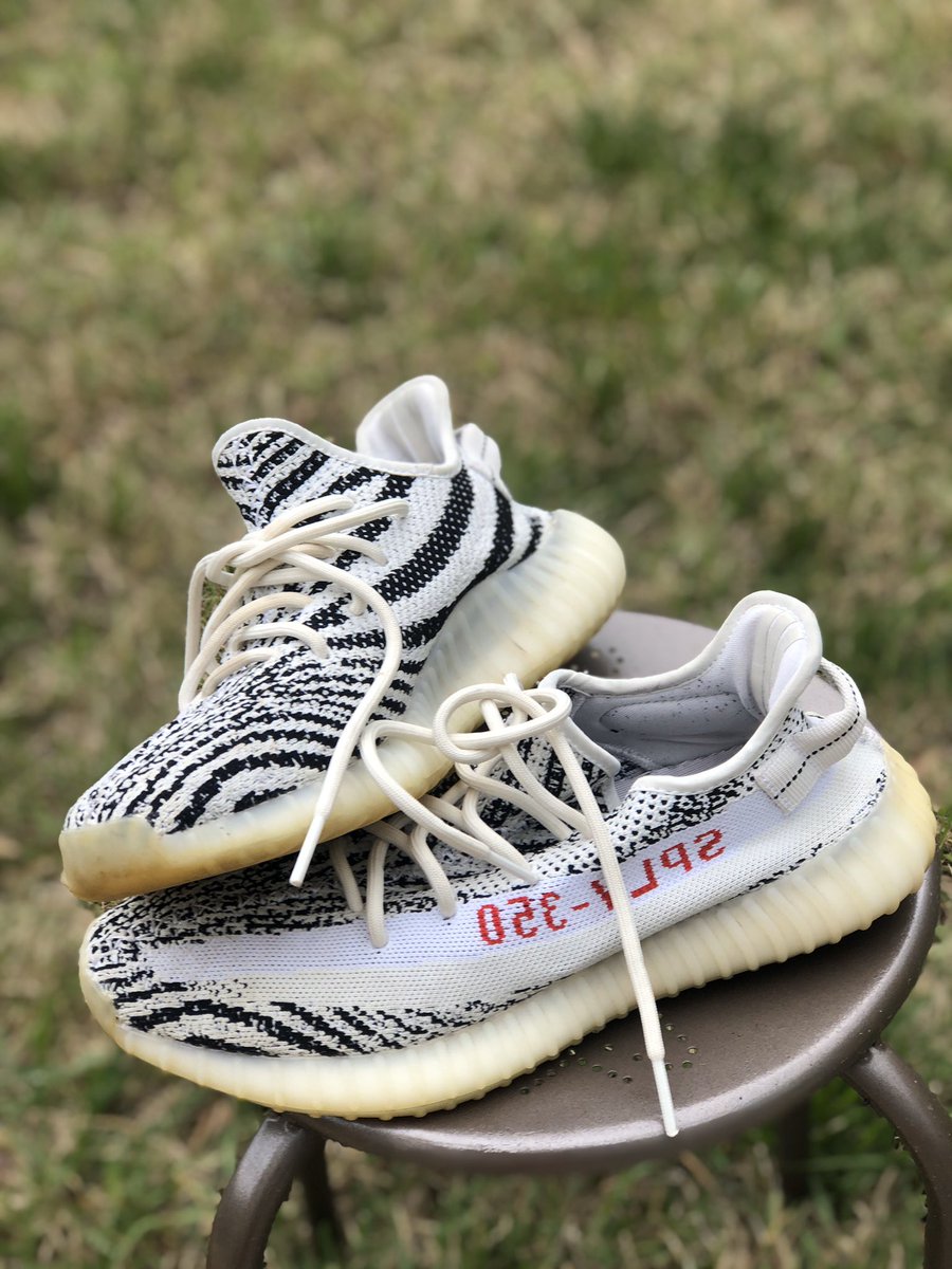 TwionCustoms's tweet photo. Restored Zebra Yeezy 🦓🤍🖤🍽
#COVID19 #Charlotte #restoredyeezy https://t.co/AHUJuYOgxr