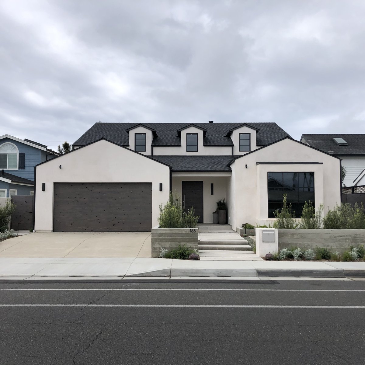 Another beautifully completed custom home! This one was designed by Mark Scheurer Architects and is located in Costa Mesa, CA. 
#engineers #engineering #engineer #structural #building #builders #construction #newhome #customhome #homes #orangecountyhomes #design #architects