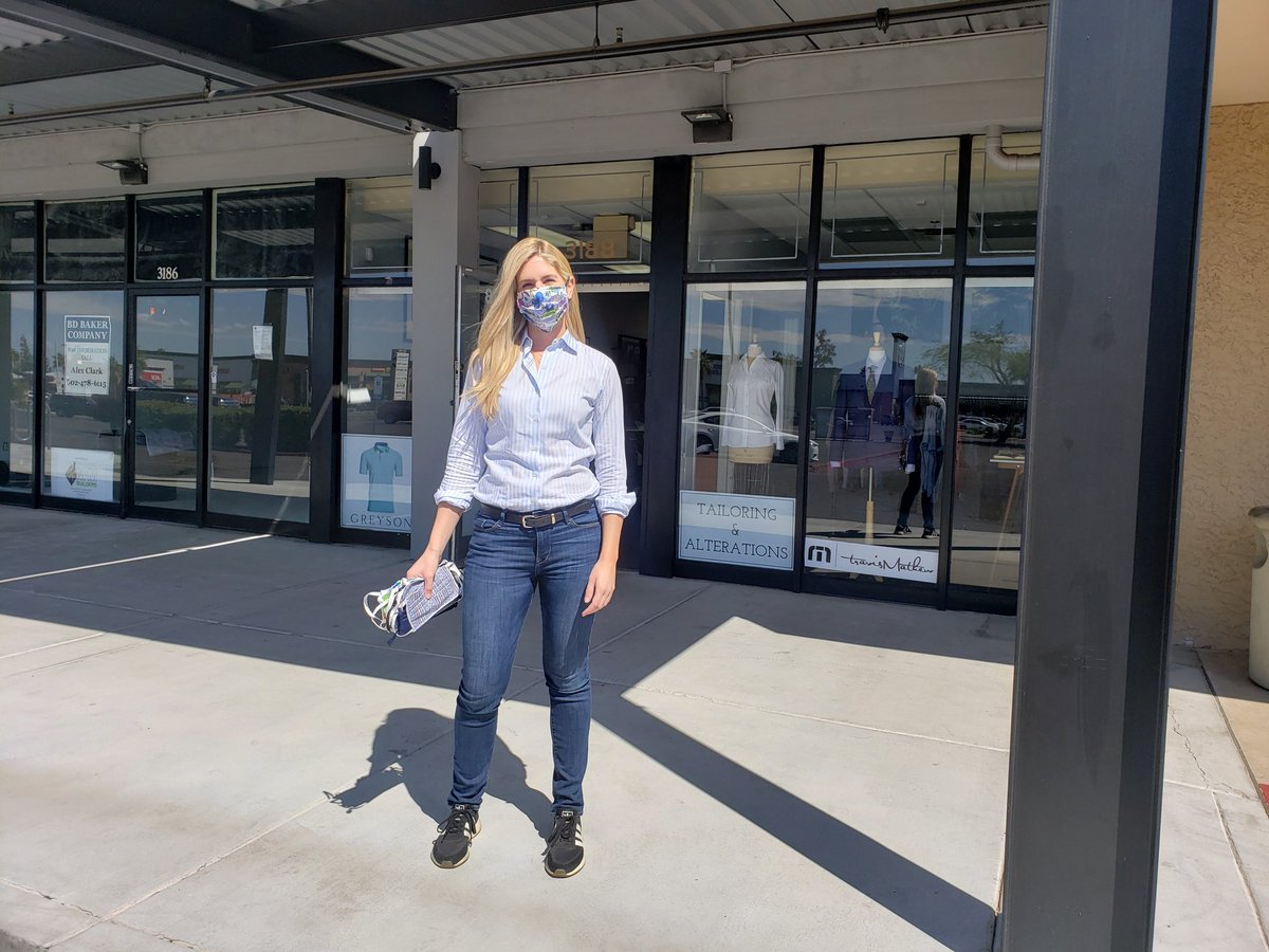 CSCArizona's tweet image. TY @CSCArizona Young Professionals Council member Mary Zarob 4 creating &amp;amp; donating masks 4 #cscaz360 staff! 😷 Together, we&apos;ll get thru the #Coronavirus! 🥰
#InThisTogether #YPC #CSCAZFamily #sustainedbycommunity #SoThatNoOneFacesCancerAlone #cscarizona #covi̇d_19