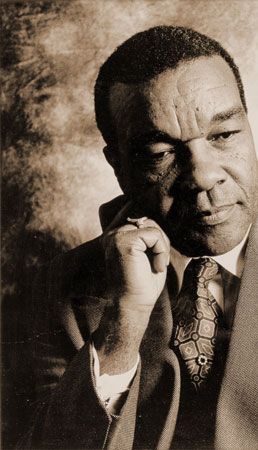 The country has lost an influential figure and the Institute has lost a wonderful friend. David C. Driskell died last week at age 88. His career spanned nearly 70 years and his work was not limited in terms of artistic medium nor subject matter.
buff.ly/39UsQtw