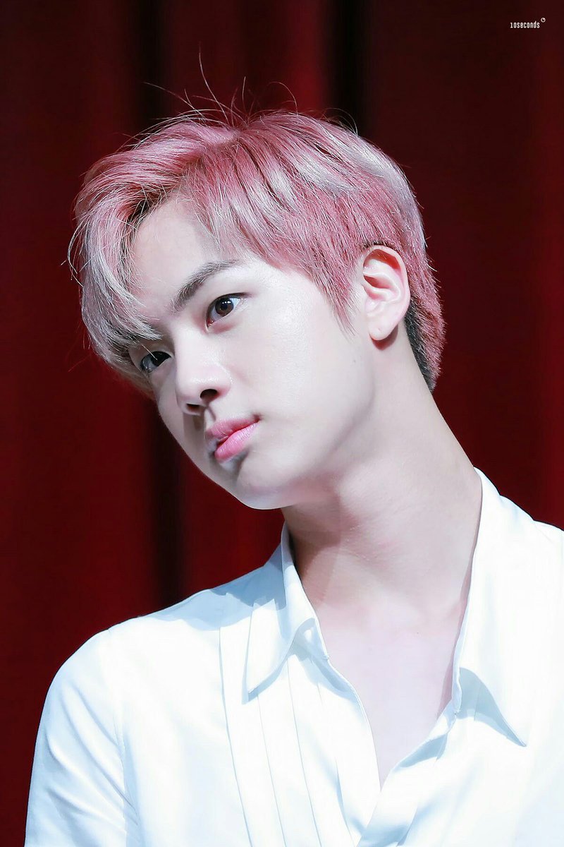 The pink moon, a breathtaking thread.