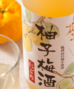 axisPlanning's tweet image. The fresh and tart taste of Yuzu fruits wonderfully combine with the flavour of Plum fruits. Drinking this Yuzu Umeshu before meals will increase your appetite.　sake.axisplan.com/product/nigori…