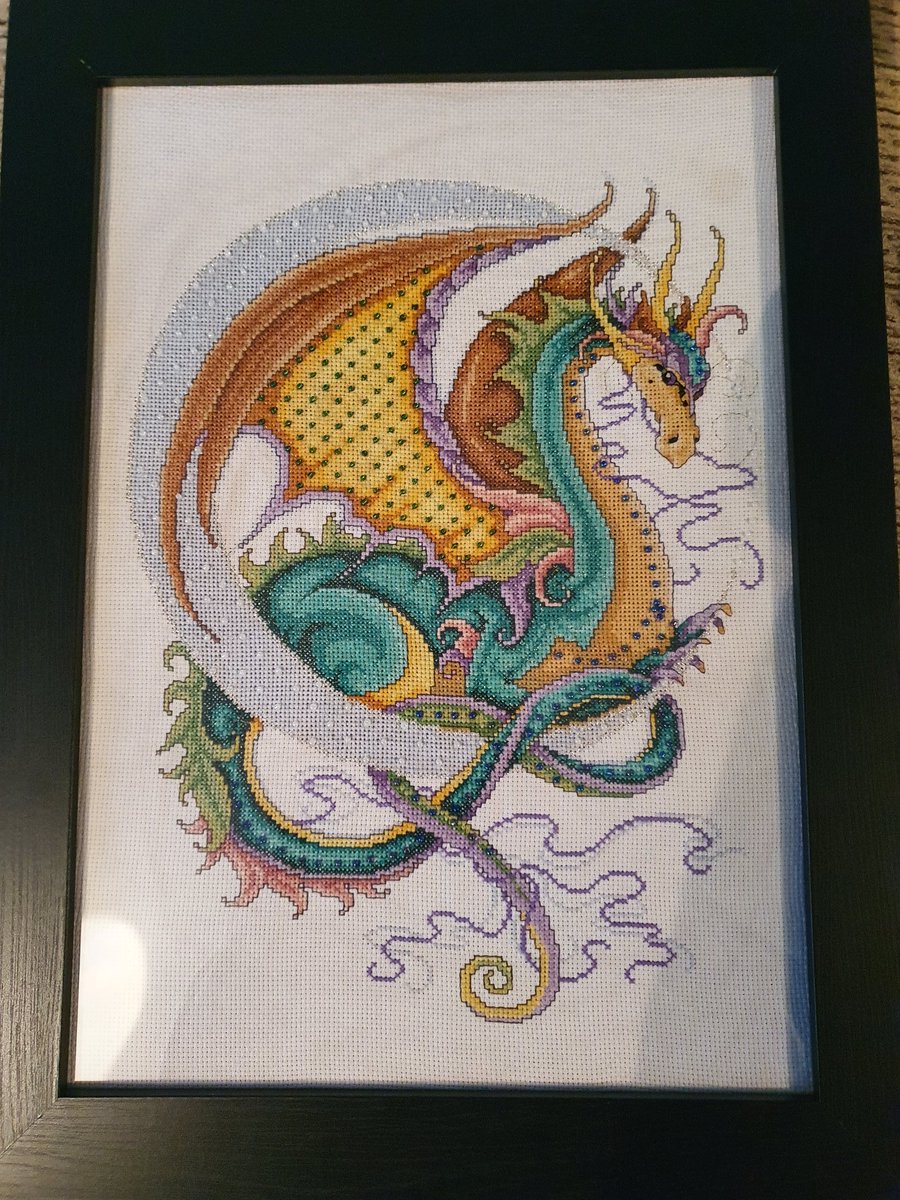 MidgetAssassin2's tweet image. Finally finished and framed it!! Took almost a year but so worth it!! #Dragon #crossstitch #DragonsAreLife