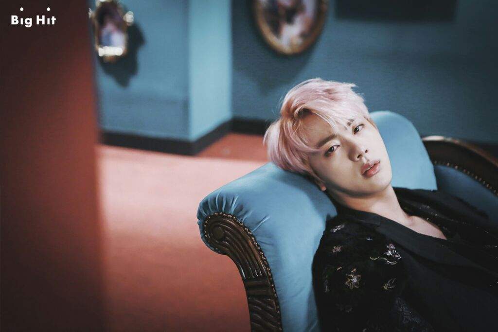 The pink moon, a breathtaking thread.
